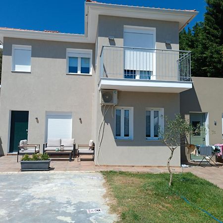 Maya Apartments, Modern And Convenient Apartments With Private Parking Skiathos Exterior photo
