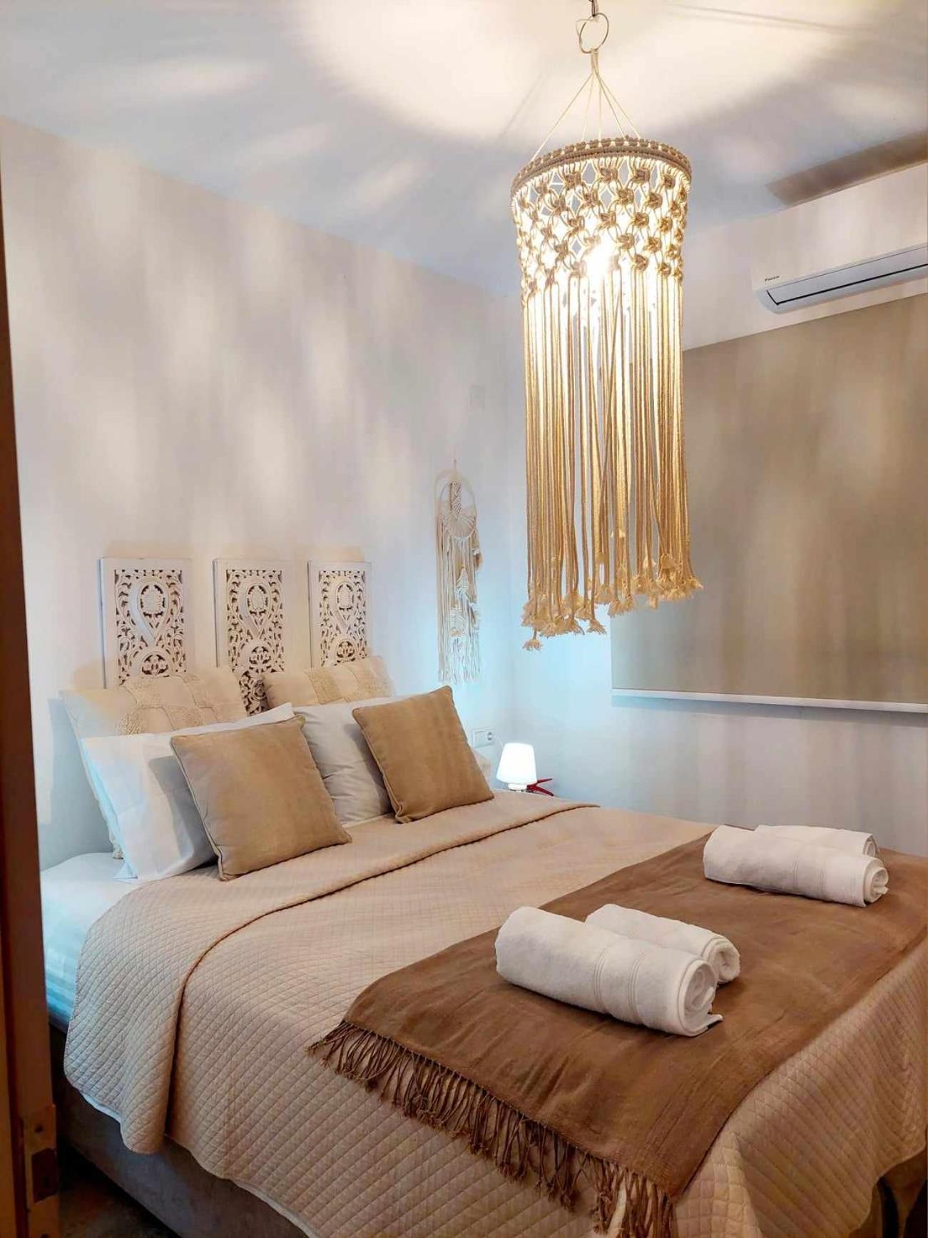 Maya Apartments, Modern And Convenient Apartments With Private Parking Skiathos Exterior photo