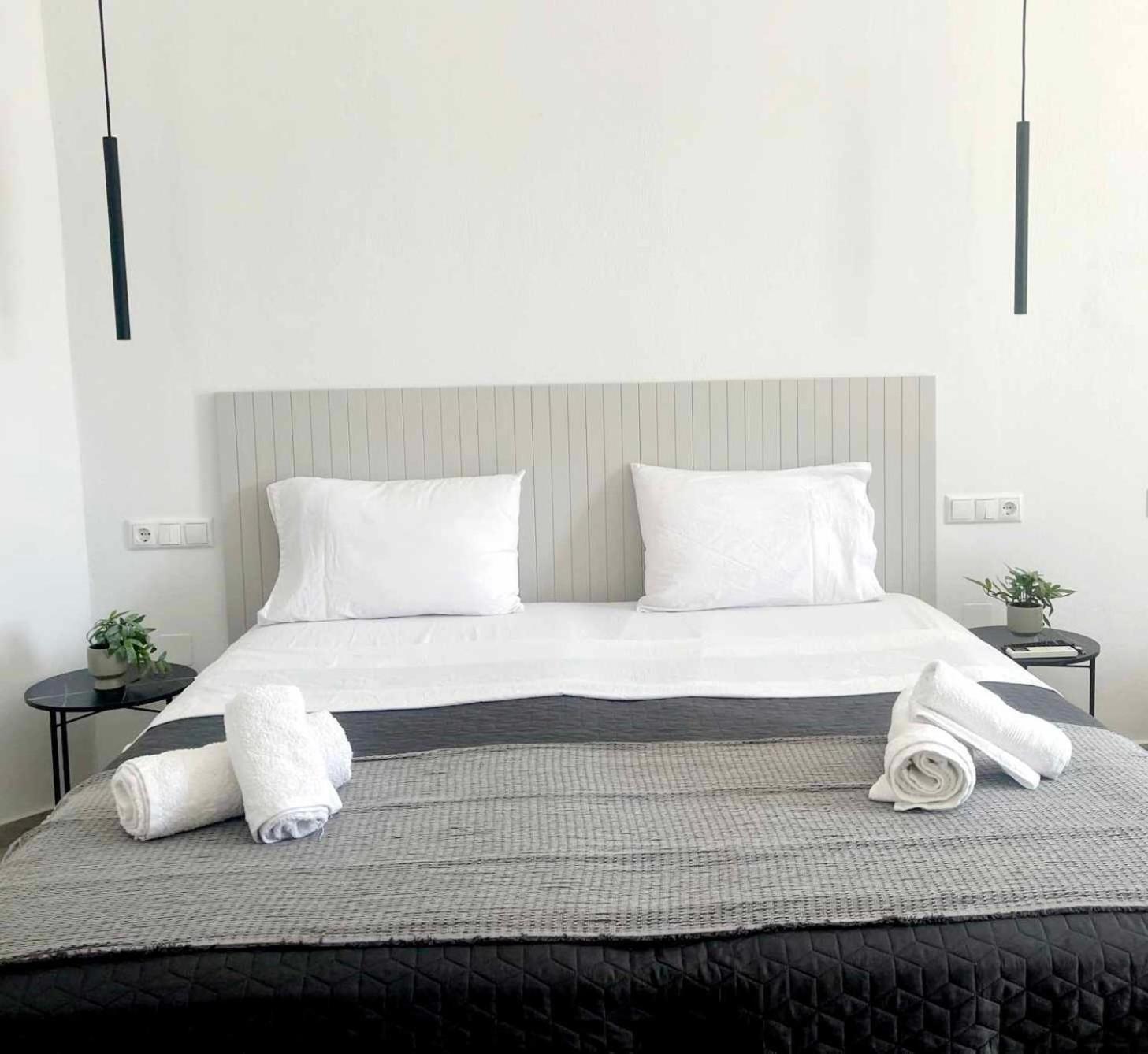 Maya Apartments, Modern And Convenient Apartments With Private Parking Skiathos Exterior photo