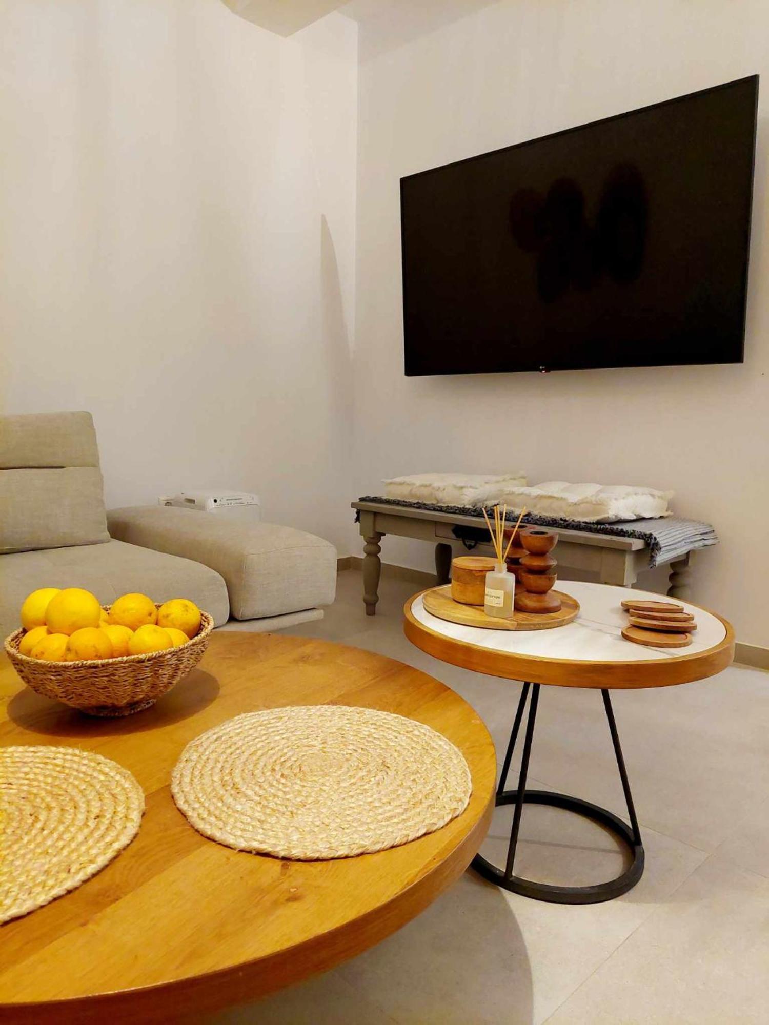 Maya Apartments, Modern And Convenient Apartments With Private Parking Skiathos Exterior photo