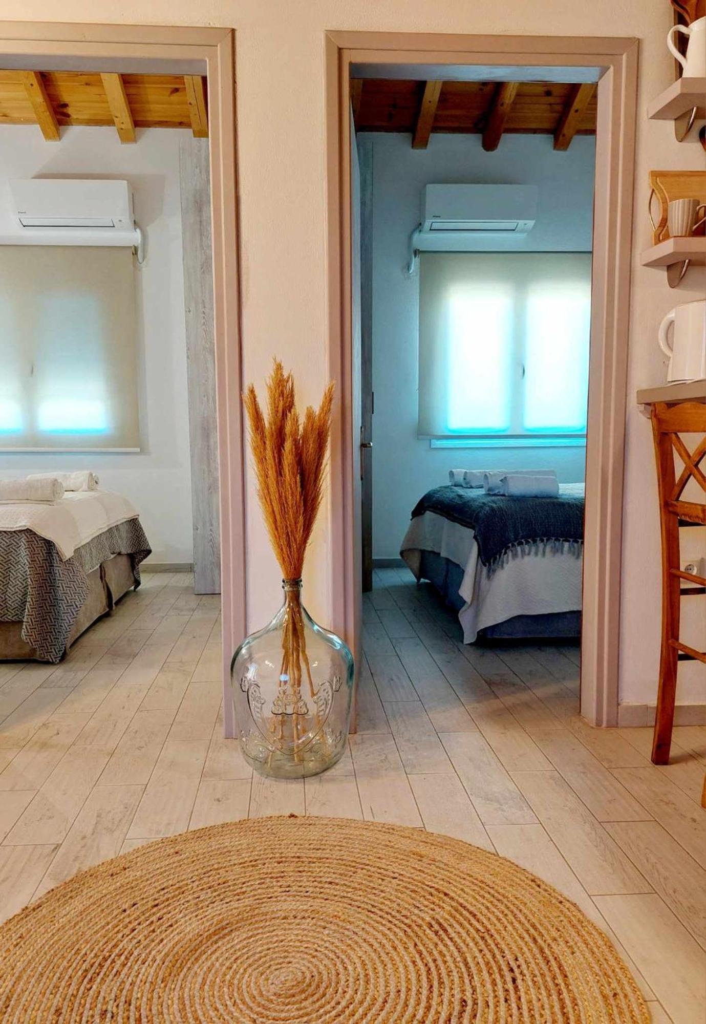 Maya Apartments, Modern And Convenient Apartments With Private Parking Skiathos Exterior photo