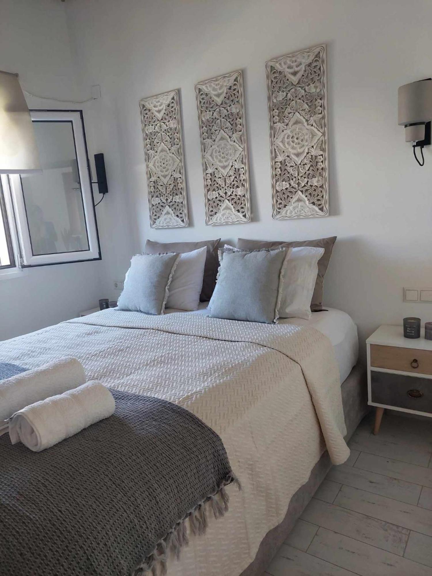 Maya Apartments, Modern And Convenient Apartments With Private Parking Skiathos Exterior photo