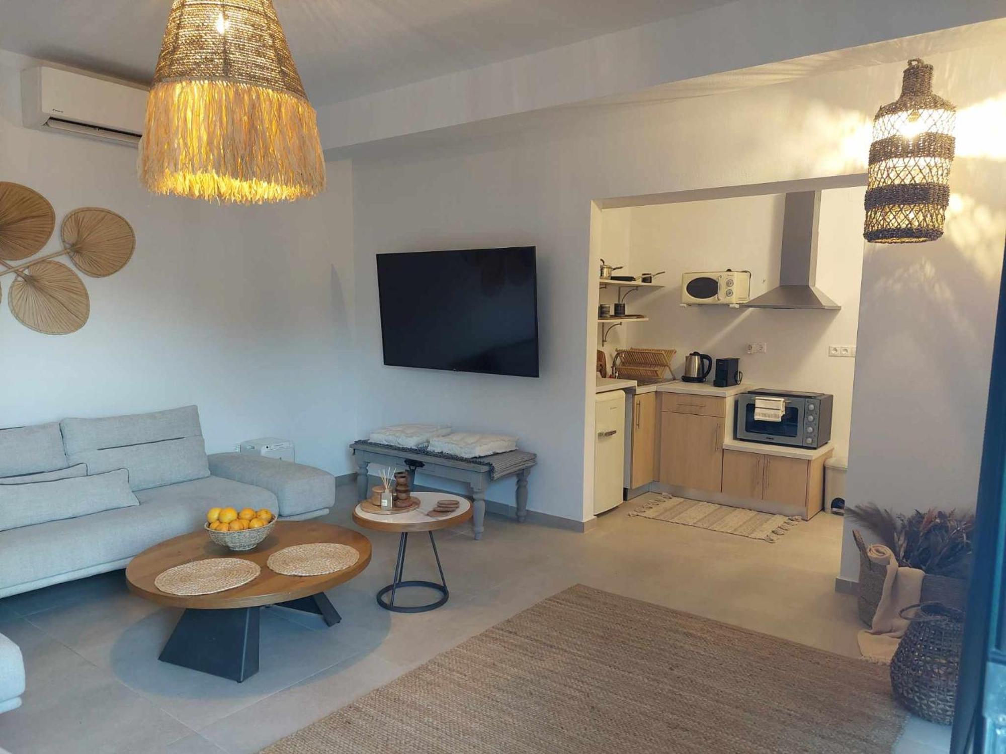Maya Apartments, Modern And Convenient Apartments With Private Parking Skiathos Exterior photo