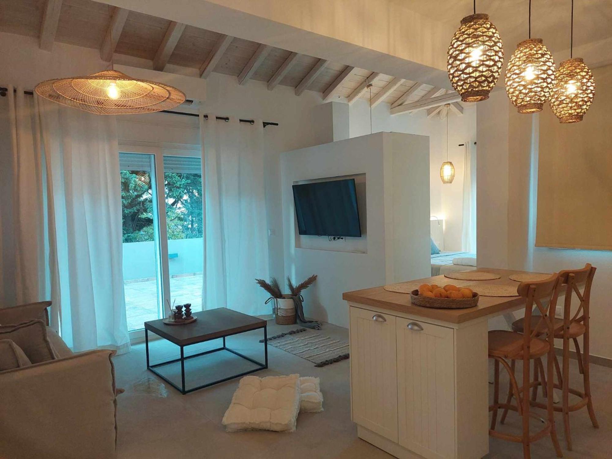 Maya Apartments, Modern And Convenient Apartments With Private Parking Skiathos Exterior photo