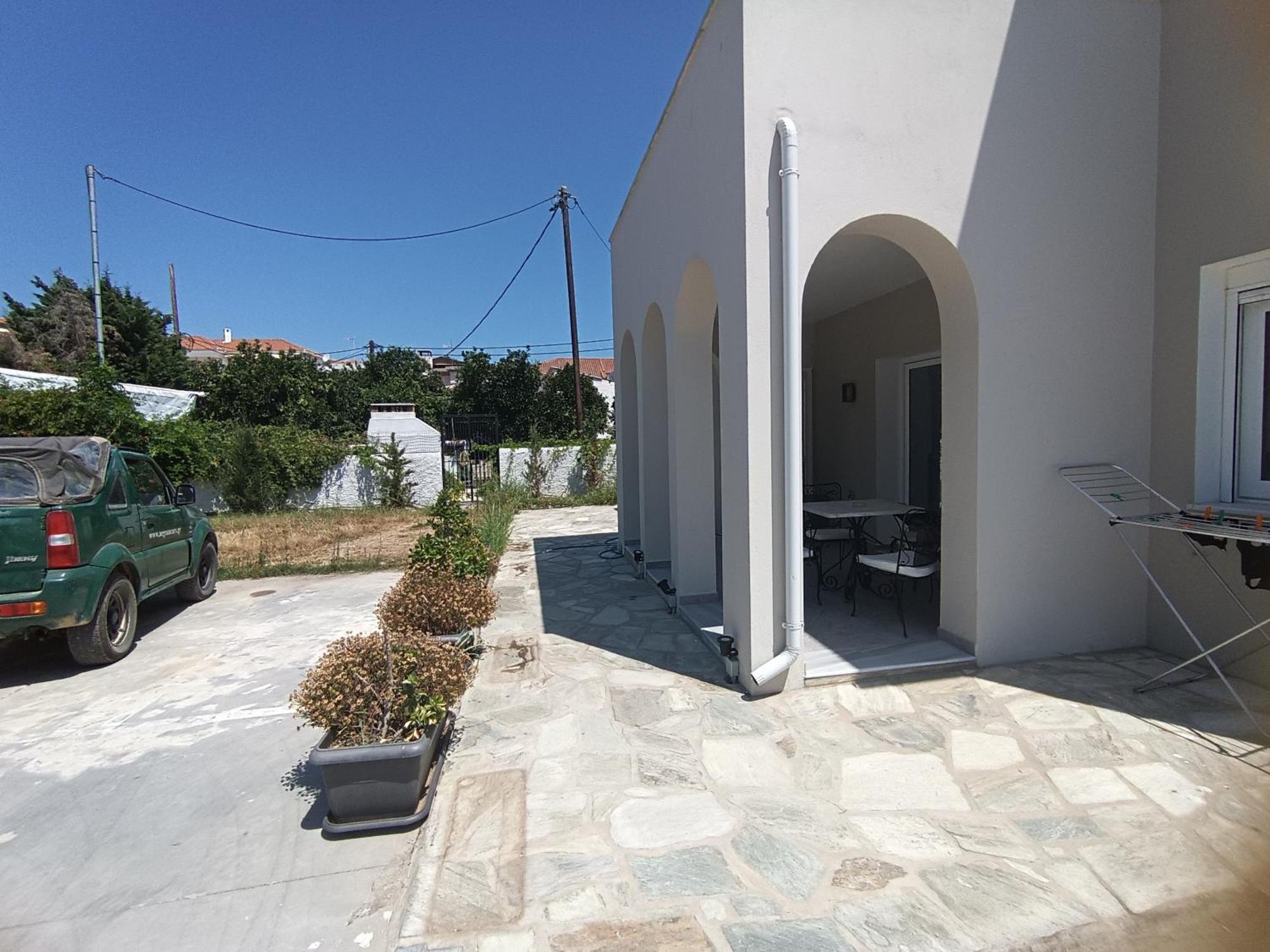 Maya Apartments, Modern And Convenient Apartments With Private Parking Skiathos Exterior photo