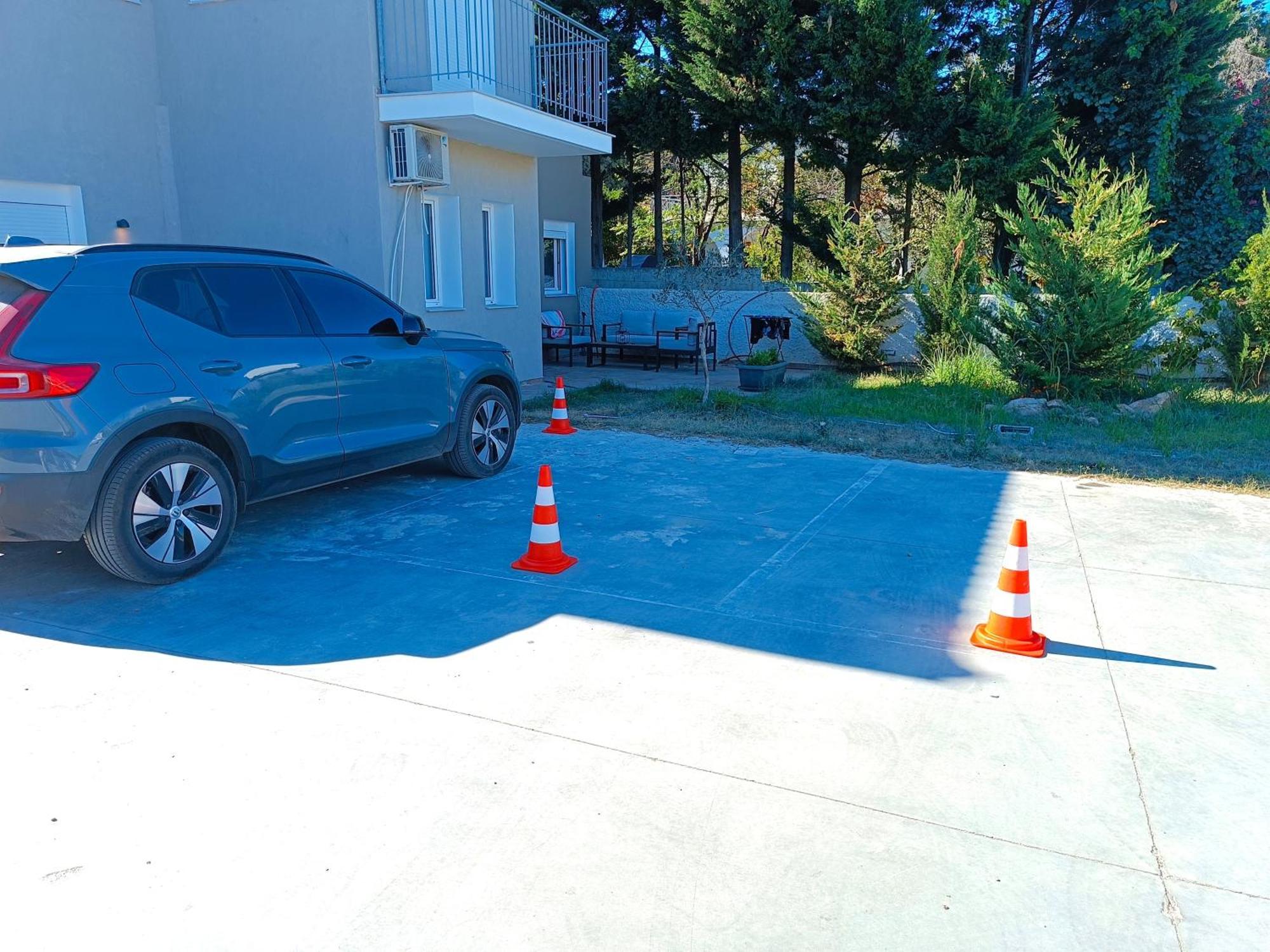 Maya Apartments, Modern And Convenient Apartments With Private Parking Skiathos Exterior photo